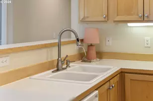 14655 SW Beard Rd, Beaverton, OR 97007 - Photo 22