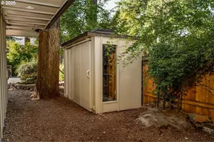 589 Ridgeway Rd, Lake Oswego, OR 97034 - Photo 36