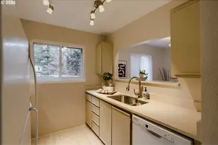 20070 Larkspur Ln, West Linn, OR 97068 - Photo 8