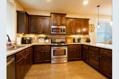 2626 NE Hawthorne Cir, Vancouver, WA 98663 - Photo 12