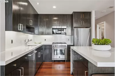 1025 NW Couch St #717, Portland, OR 97209 - Photo 10