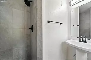 841 NE 113th Ave, Portland, OR 97220 - Photo 22