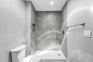 841 NE 113th Ave, Portland, OR 97220 - Photo 34