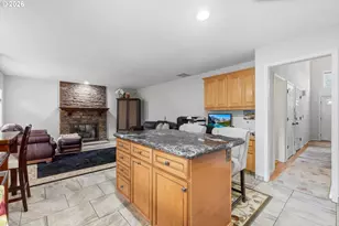 16867 Wight Ln, Lake Oswego, OR 97035 - Photo 18