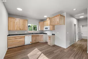1723 S 6th St, Cottage Grove, OR 97424 - Photo 14