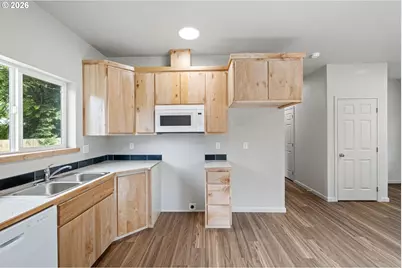 1723 S 6th St, Cottage Grove, OR 97424 - Photo 16