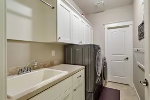 422 Turnberry Ave, Woodburn, OR 97071 - Photo 30
