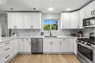 10355 SW Porter St, Portland, OR 97225 - Photo 12