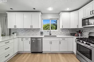 10355 SW Porter St, Portland, OR 97225 - Photo 12