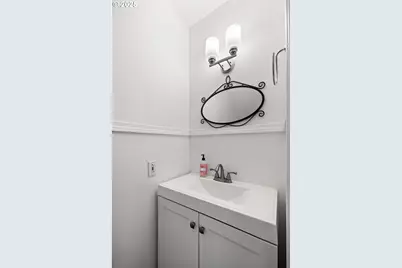 10355 SW Porter St, Portland, OR 97225 - Photo 6