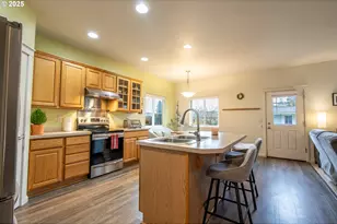 1321 Marigold Dr, Independence, OR 97351 - Photo 8