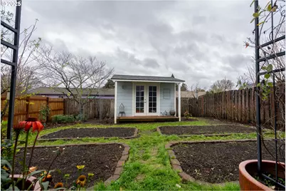 1321 Marigold Dr, Independence, OR 97351 - Photo 20