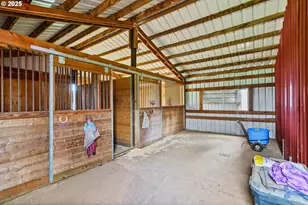 88692 Ermi Bee Rd, Springfield, OR 97478 - Photo 4