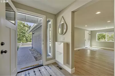 11880 SW Robbins Dr, Beaverton, OR 97008 - Photo 4