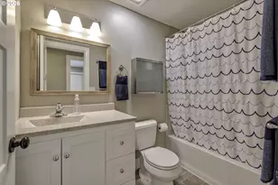 11880 SW Robbins Dr, Beaverton, OR 97008 - Photo 26