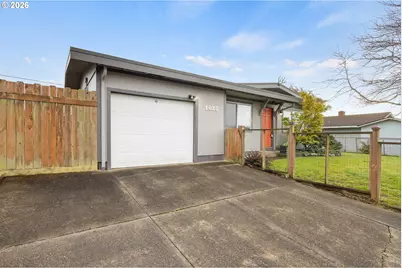 1025 Garfield Ave, Coos Bay, OR 97420 - Photo 2