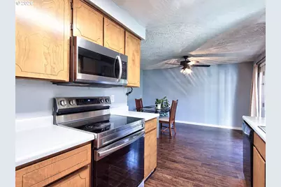 211 NE Kingwood St, McMinnville, OR 97128 - Photo 4