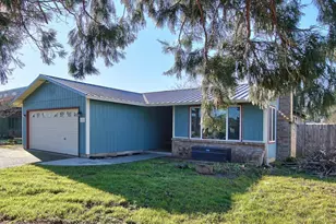 211 NE Kingwood St, McMinnville, OR 97128 - Photo 2