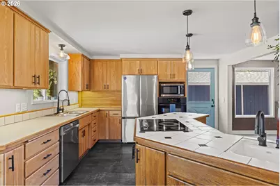 1617 Oak St, North Bend, OR 97459 - Photo 10