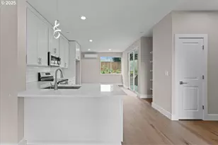 9822 SW 34th Pl, Portland, OR 97219 - Photo 6