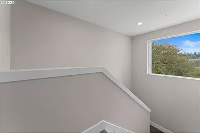 9822 SW 34th Pl, Portland, OR 97219 - Photo 14