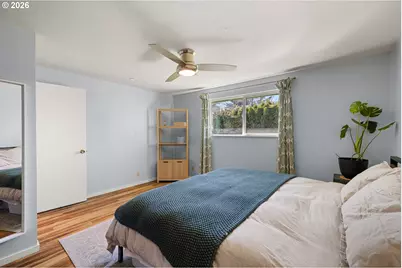 992 Candlelight Dr, Eugene, OR 97402 - Photo 24