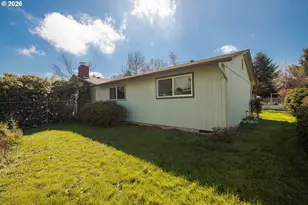 992 Candlelight Dr, Eugene, OR 97402 - Photo 34