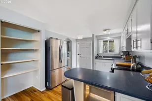 992 Candlelight Dr, Eugene, OR 97402 - Photo 6