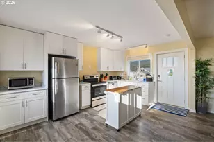 259 S Pacific St, Rockaway Beach, OR 97136 - Photo 6