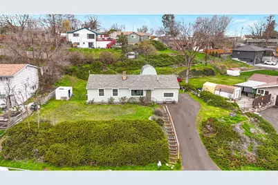 715 SW 27th St, Pendleton, OR 97801 - Photo 2