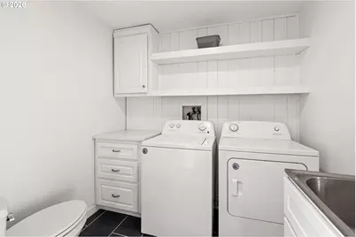 715 SW 27th St, Pendleton, OR 97801 - Photo 14