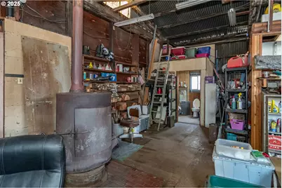 1313 N Old Pacific Hwy, Myrtle Creek, OR 97457 - Photo 34