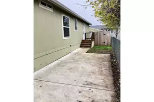 1415 S Bertelsen Rd, Eugene, OR 97402 - Photo 16