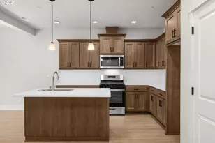 4655 SE Steelhead Ct, Hillsboro, OR 97123 - Photo 6