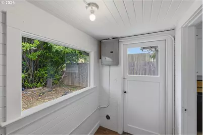923 S 7th St, Coos Bay, OR 97420 - Photo 14