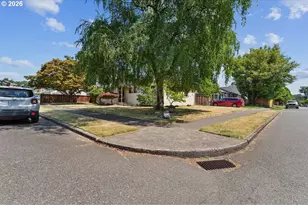 10810 NE San Rafael St, Portland, OR 97220 - Photo 8
