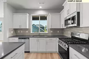 1017 NE Sagebrush Dr, Estacada, OR 97023 - Photo 6