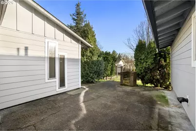4026 SE Washington St, Milwaukie, OR 97222 - Photo 30
