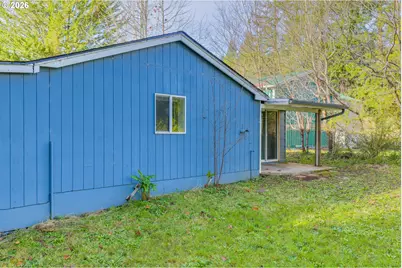 1594 N Hemlock St, Coquille, OR 97423 - Photo 2