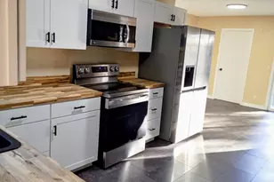 625 N Knights Bridge Rd, Canby, OR 97013 - Photo 4