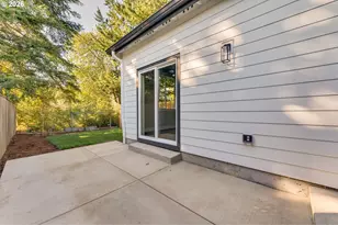 43 NE 87th Ave, Portland, OR 97220 - Photo 34