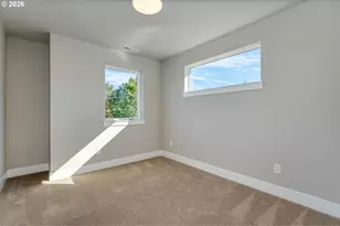 43 NE 87th Ave, Portland, OR 97220 - Photo 18