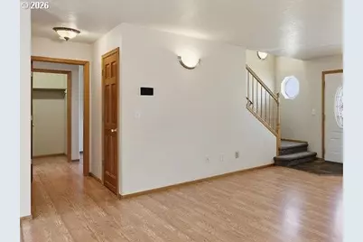 196 S 72nd St, Springfield, OR 97478 - Photo 8