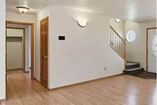 196 S 72nd St, Springfield, OR 97478 - Photo 8