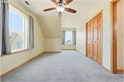 196 S 72nd St, Springfield, OR 97478 - Photo 24