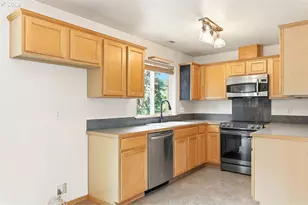 196 S 72nd St, Springfield, OR 97478 - Photo 10