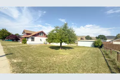 1050 Elm St, Baker City, OR 97814 - Photo 24