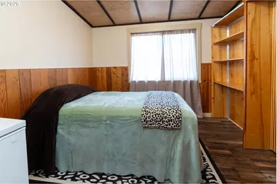 476 SW J St, Madras, OR 97741 - Photo 12