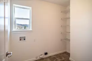 246 Palmdale Ave, Roseburg, OR 97471 - Photo 26