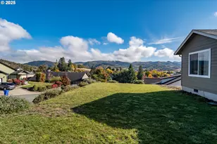 246 Palmdale Ave, Roseburg, OR 97471 - Photo 38